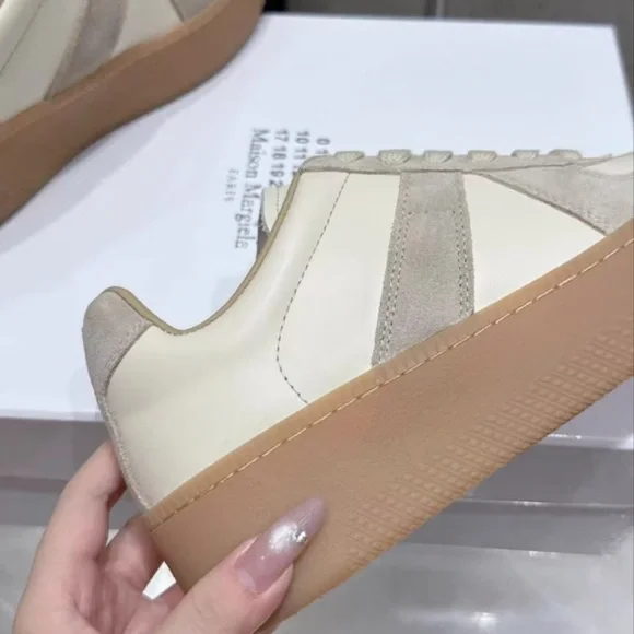 MM6 Maison Martin Margiela Beige and Cream Sneakers - Picture 7 of 9